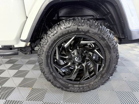 Used 2021 Jeep Gladiator Sport image 28