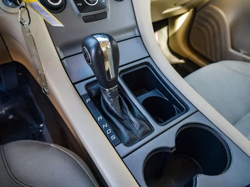 Used 2013 Ford Taurus SE image 21