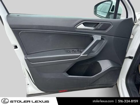 Used 2020 Volkswagen Tiguan SE AWD/4WD image 16