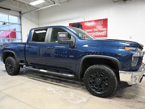 Used 2022 Chevrolet Silverado 2500 LT w/ Convenience Package image 4