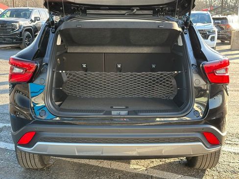 New 2026 Chevrolet Trax LT w/ Driver Confidence Package image 9