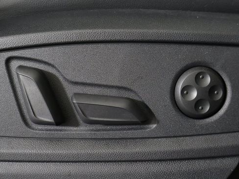 Used 2024 Audi Q5 e Premium Plus image 37