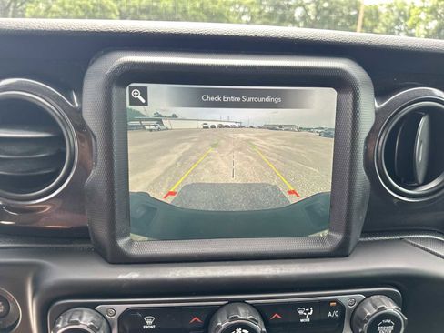 Used 2020 Jeep Gladiator Sport AWD/4WD image 19