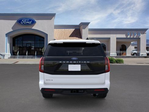 New 2025 Ford Expedition Active image 5