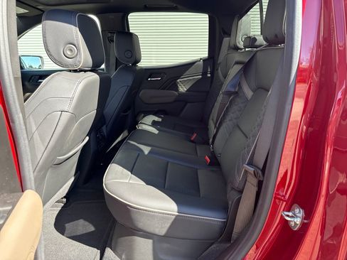 Used 2025 GMC Canyon Denali image 25