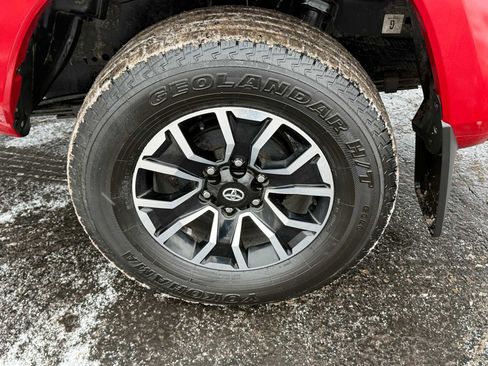 Certified 2023 Toyota Tacoma TRD Sport image 9