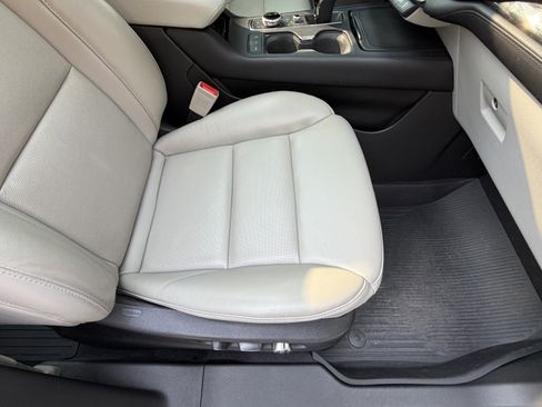 Used 2021 Cadillac XT4 Premium Luxury FWD image 44