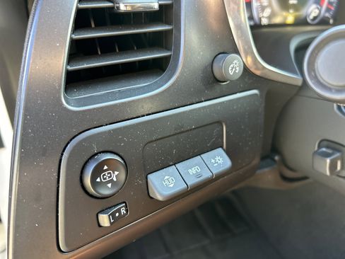 Used 2017 Chevrolet Corvette Stingray w/ 2LT Preferred Equipment Group image 16