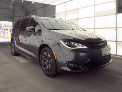 Used 2020 Chrysler Pacifica Touring-L w/ S Appearance Package