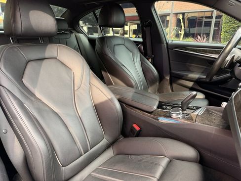 Used 2021 BMW 530i 530i w/ M Sport Package image 25