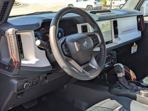 New 2025 Ford Bronco Heritage Edition image 5