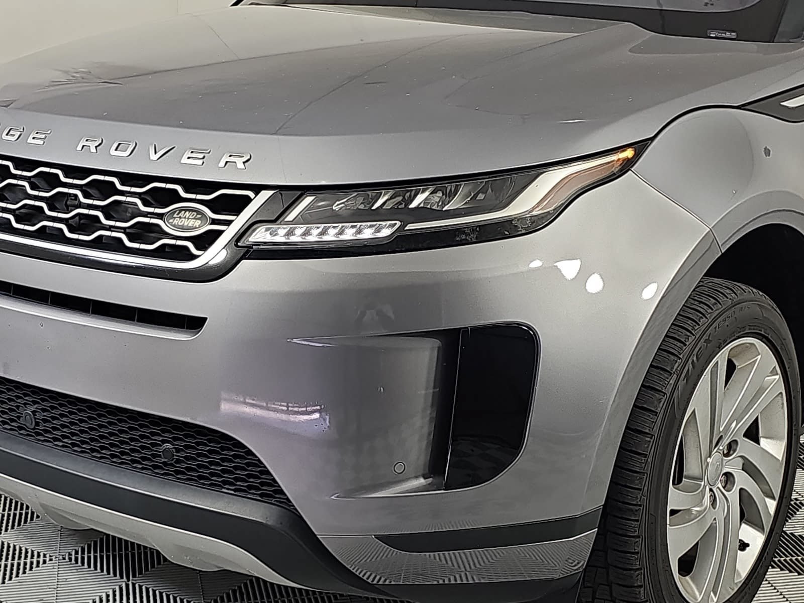 Used 2020 Land Rover Range Rover Evoque S AWD/4WD image 26