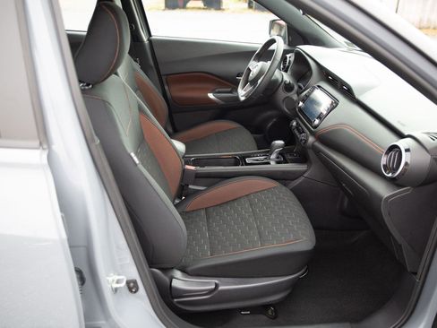 Used 2023 Nissan Kicks SR image 21