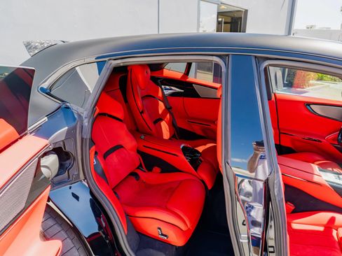 Used 2025 Ferrari Purosangue AWD/4WD image 65