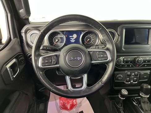 Used 2021 Jeep Wrangler Unlimited Sahara w/ Dual Top Group AWD/4WD image 20