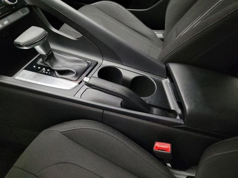 Used 2022 Hyundai Elantra SEL FWD image 26
