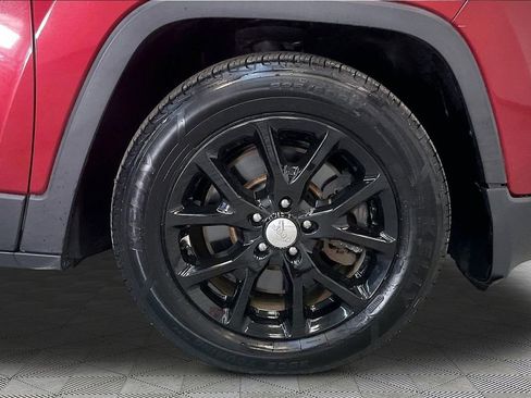 Used 2016 Jeep Cherokee Latitude w/ Comfort/Convenience Group FWD image 29