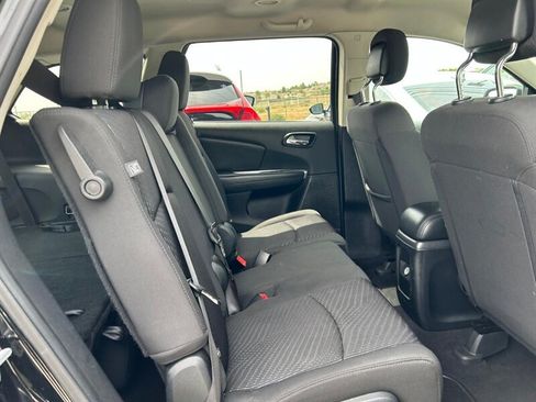 Used 2018 Dodge Journey SXT w/ Connectivity Group FWD image 25