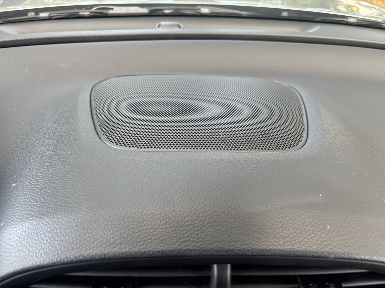 Used 2025 Kia Soul LX w/ LX Technology Package FWD image 16