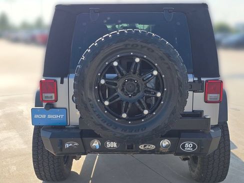 Used 2015 Jeep Wrangler Unlimited Sport w/ Quick Order Package 24S AWD/4WD image 4