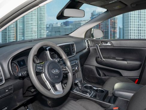 Used 2021 Kia Sportage LX image 14