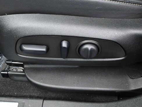Used 2023 GMC Acadia SLT w/ Preferred Package AWD/4WD image 11