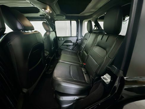 Used 2023 Jeep Wrangler Sahara image 28