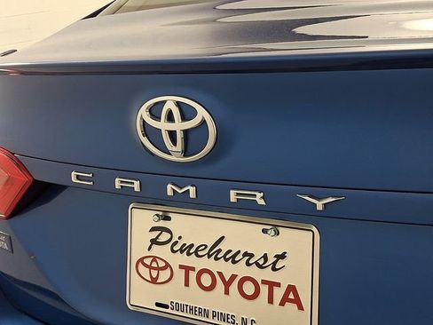 Used 2019 Toyota Camry SE FWD image 38