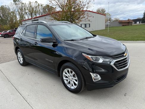 Used 2018 Chevrolet Equinox LT w/ Sun & Infotainment Package image 3
