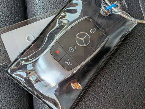 Certified 2021 Mercedes-Benz GLC 300 4MATIC image 38