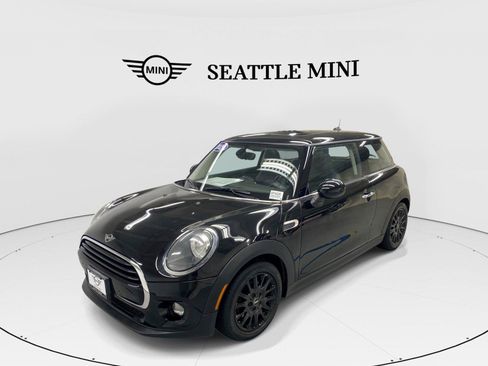 Used 2019 MINI Cooper 2-Door Hardtop FWD image 1