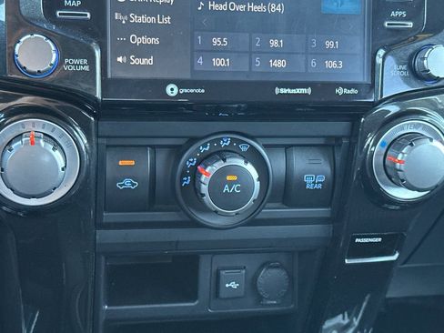 Certified 2024 Toyota 4Runner TRD Off-Road image 25