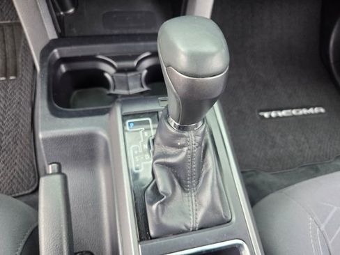 Used 2017 Toyota Tacoma TRD Sport w/ Tow Package image 11