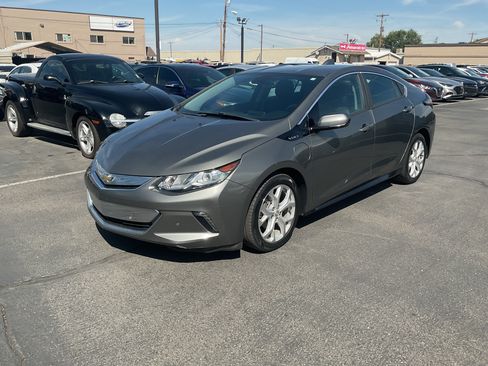 Used 2017 Chevrolet Volt Premier FWD image 2