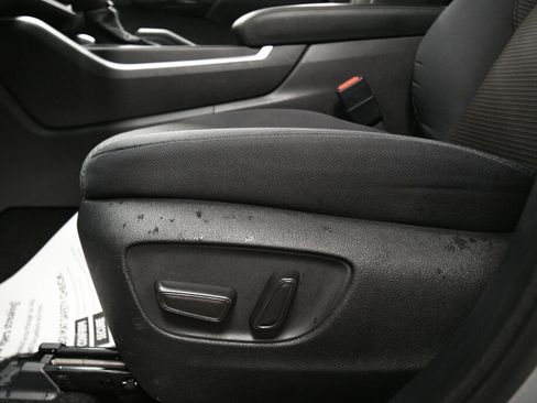 Certified 2025 Toyota Highlander LE image 10