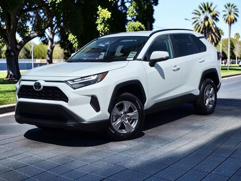 Used 2024 Toyota RAV4 XLE FWD image 2