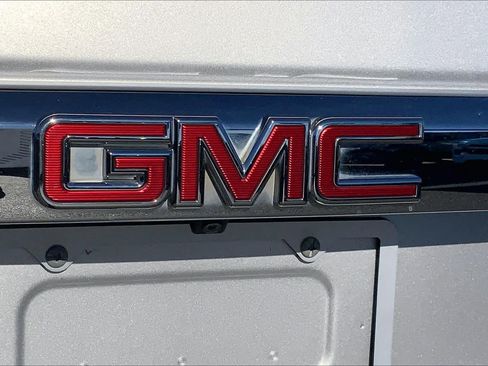 Used 2019 GMC Yukon XL Denali w/ Open Road Package image 9