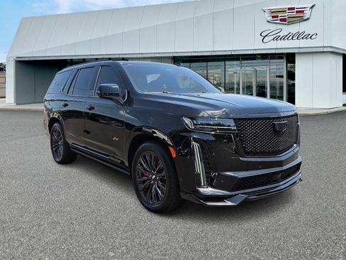 Used 2024 Cadillac Escalade V w/ LPO, ONYX Package AWD/4WD image 7