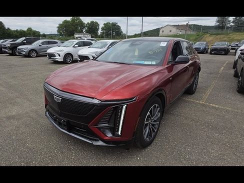 Used 2024 Cadillac Lyriq Sport AWD/4WD image 5