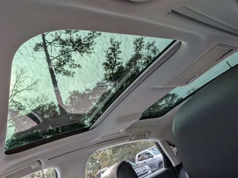 Used 2023 Audi A8 L 3.0T image 28