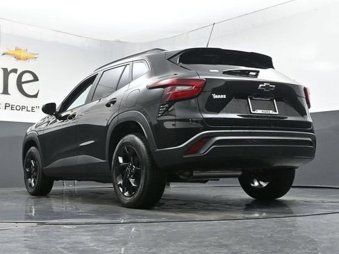 New 2026 Chevrolet Trax LT w/ Driver Confidence Package FWD image 5