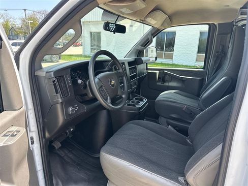 Used 2022 Chevrolet Express 2500 w/ Driver Convenience Package image 9