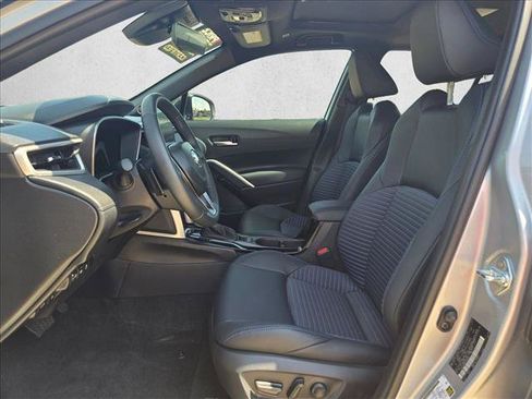 Used 2025 Toyota Corolla Cross AWD Hybrid w/ Convenience Package image 16