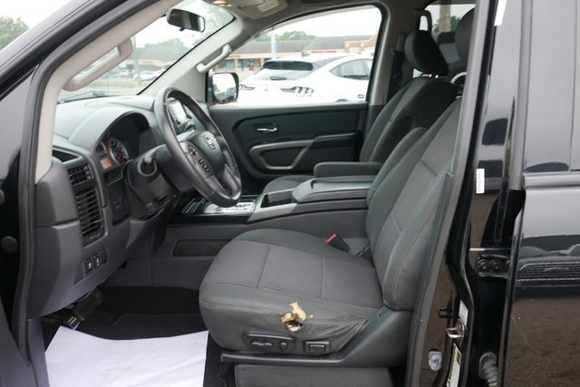 Used 2015 Nissan Titan SV w/ SV Value Truck Package AWD/4WD image 2