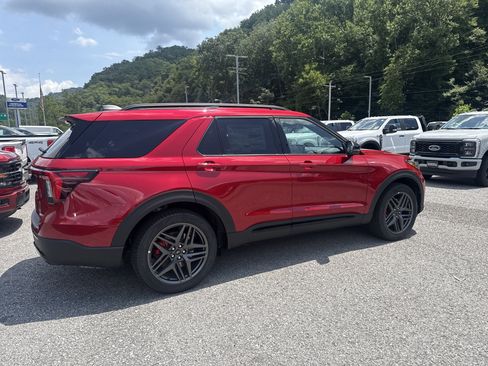 New 2026 Ford Explorer ST-Line w/ ST-Line Street Pack AWD/4WD image 7