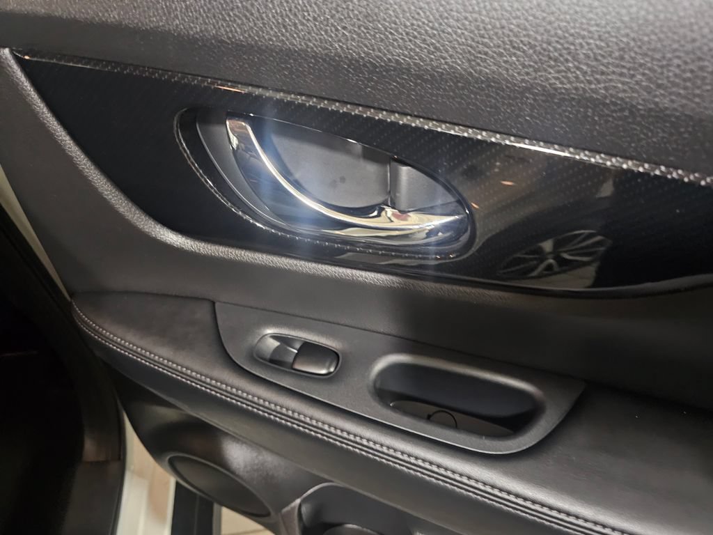 Used 2020 Nissan Rogue SL w/ Premium Package AWD/4WD image 9