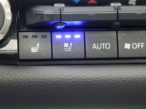 Used 2025 Toyota Sequoia Limited AWD/4WD image 24