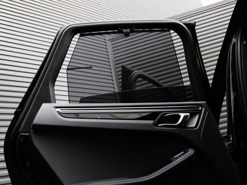 Certified 2026 Porsche Macan AWD/4WD image 24