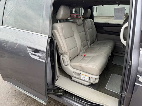 Used 2016 Honda Odyssey Touring image 10