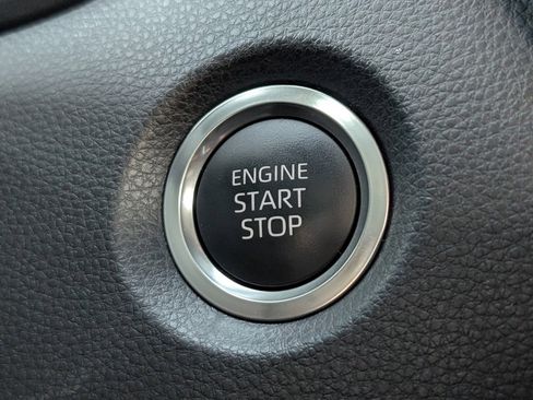 Used 2025 Toyota Corolla SE image 22